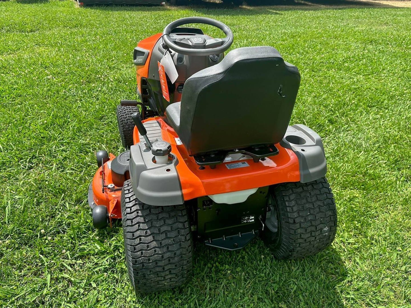 Husqvarna TS 148XK 48″ Lawn Tractor 24HP KOH (Scratch and Dent) - Image 3